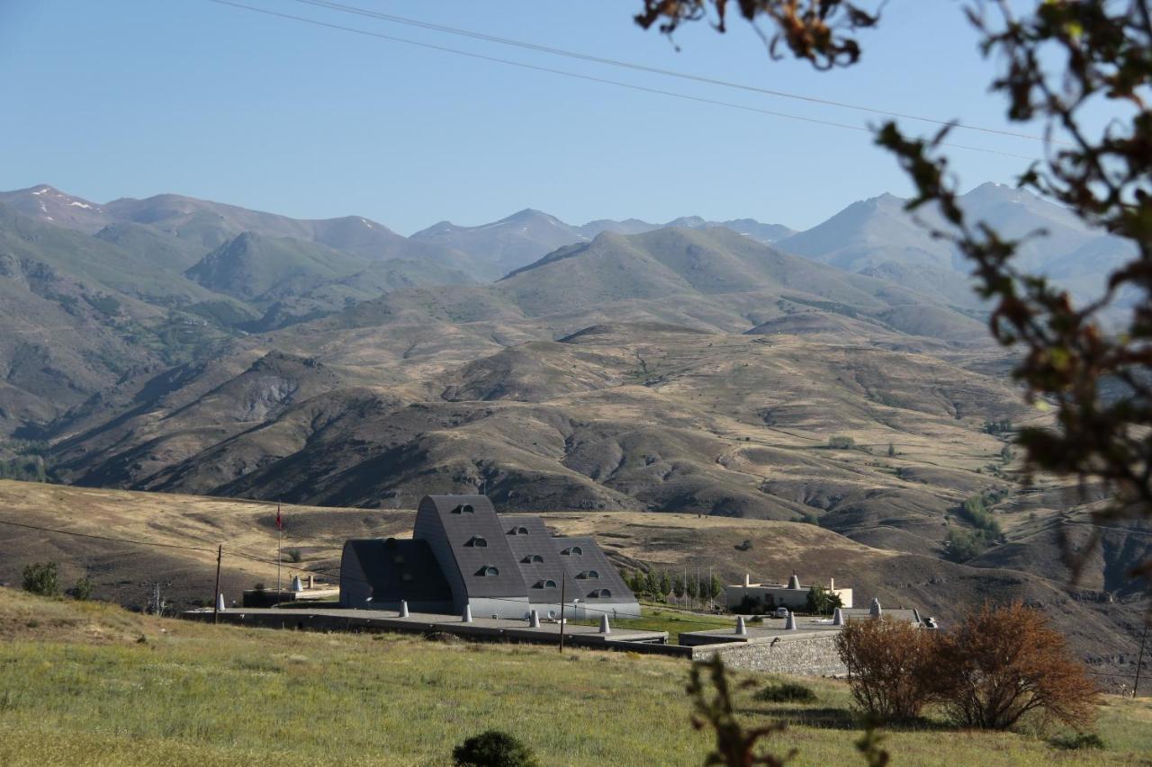 Готель Baksi Konukevi By Anatolity Collection Bayburt  Екстер'єр фото